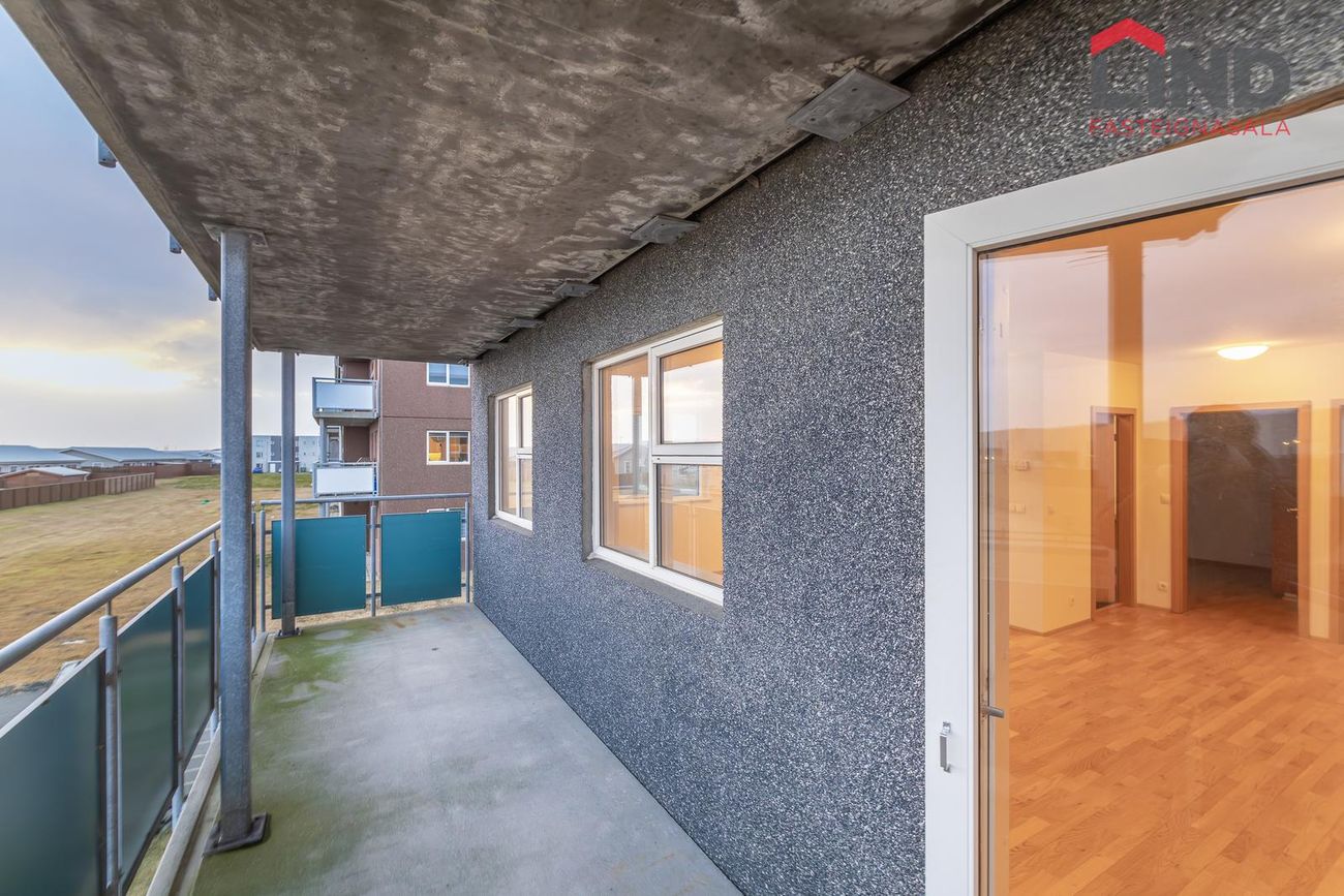 Tjarnabraut 14, 260 Reykjanesbær