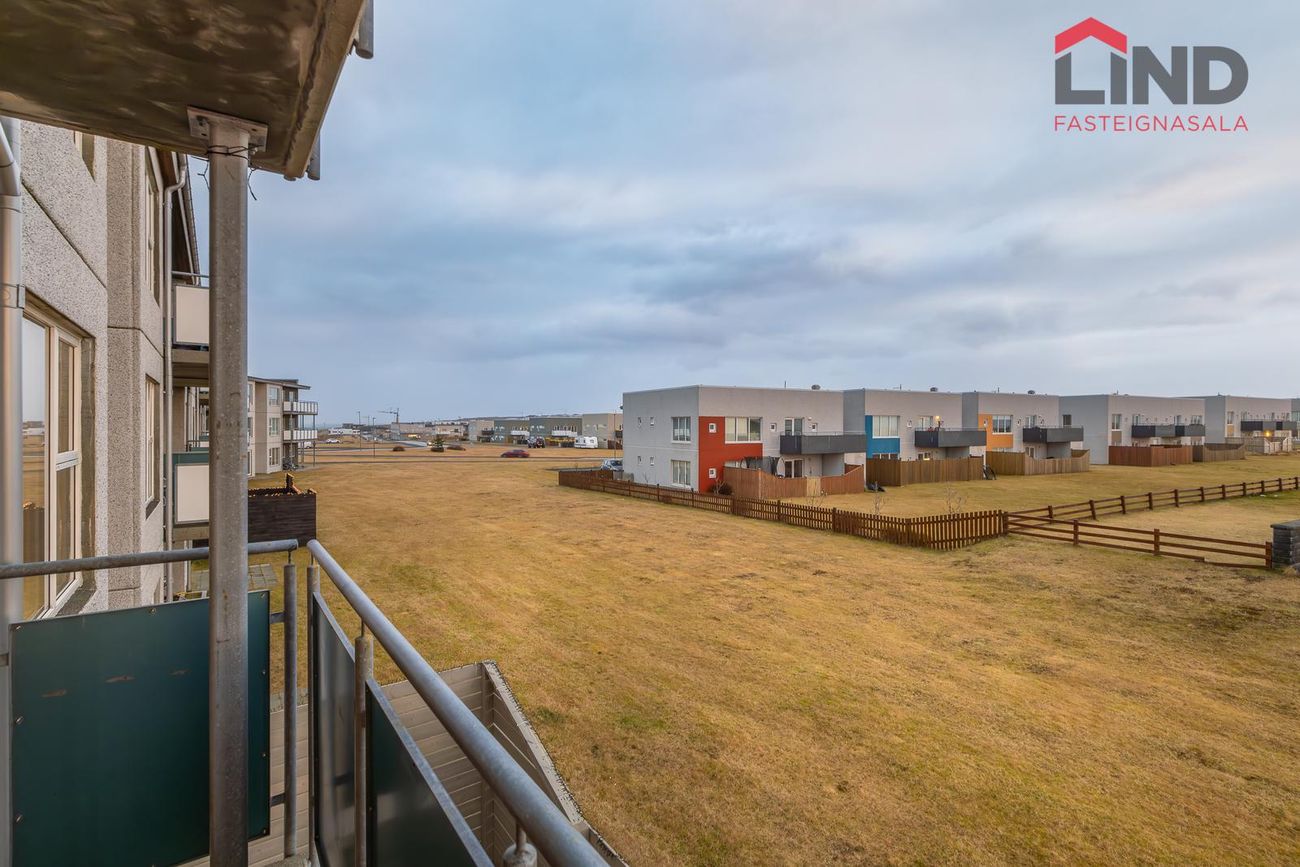 Tjarnabraut 14, 260 Reykjanesbær