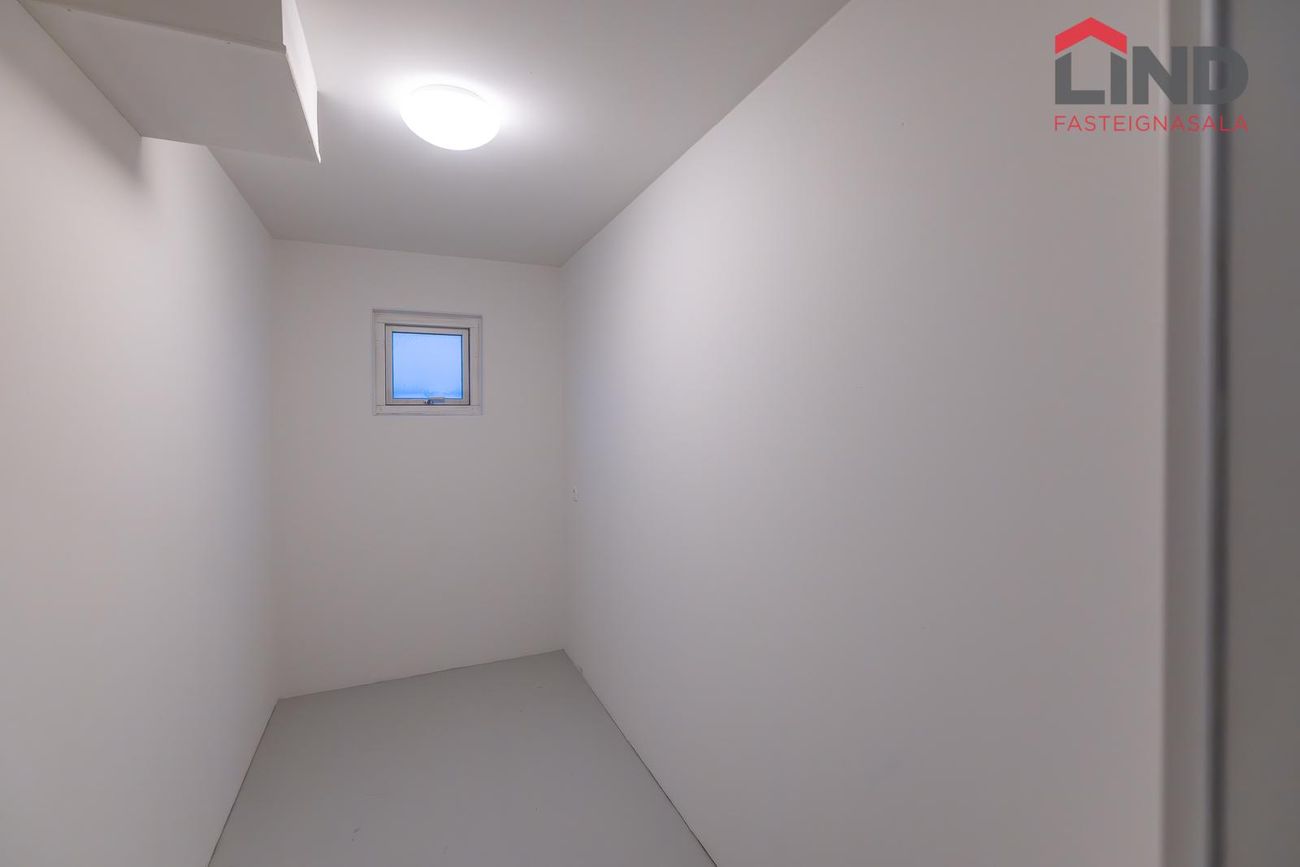 Tjarnabraut 14, 260 Reykjanesbær