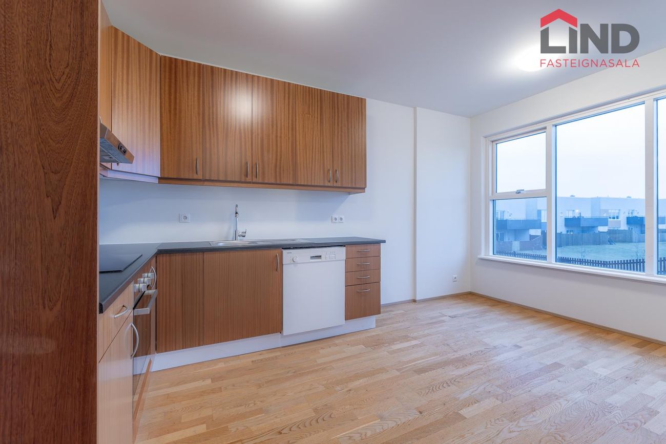 Tjarnabraut 14, 260 Reykjanesbær