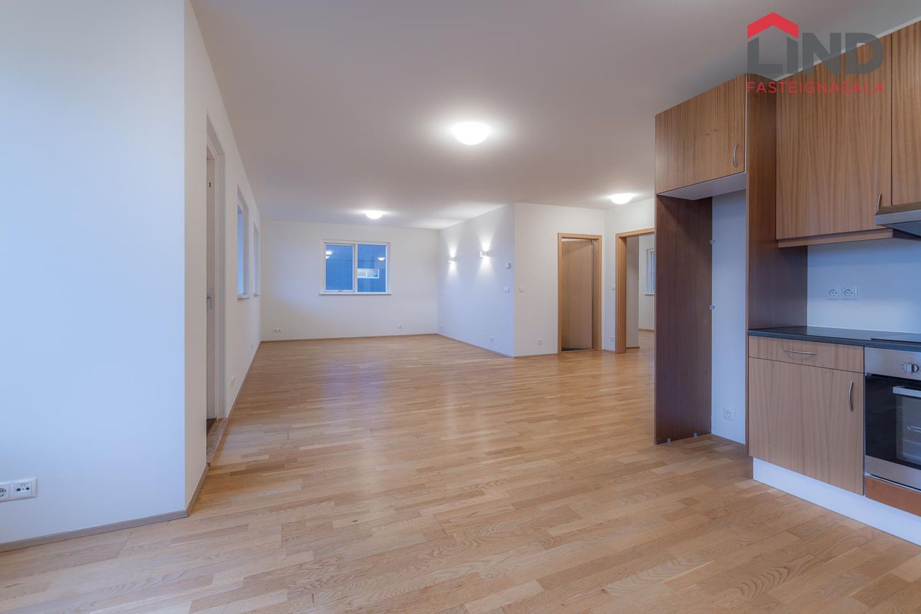 Tjarnabraut 14, 260 Reykjanesbær