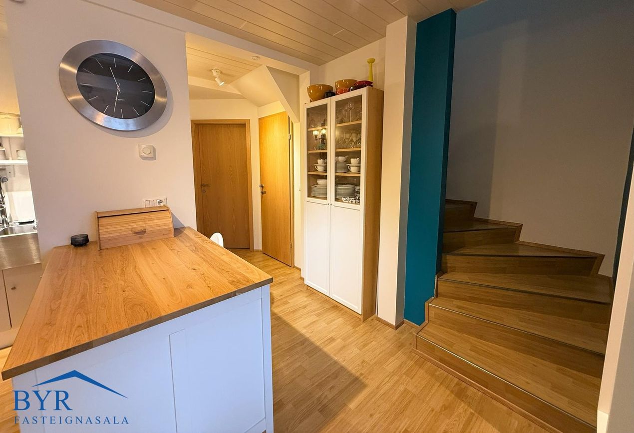 Strandgata 64, 735 Fjarða