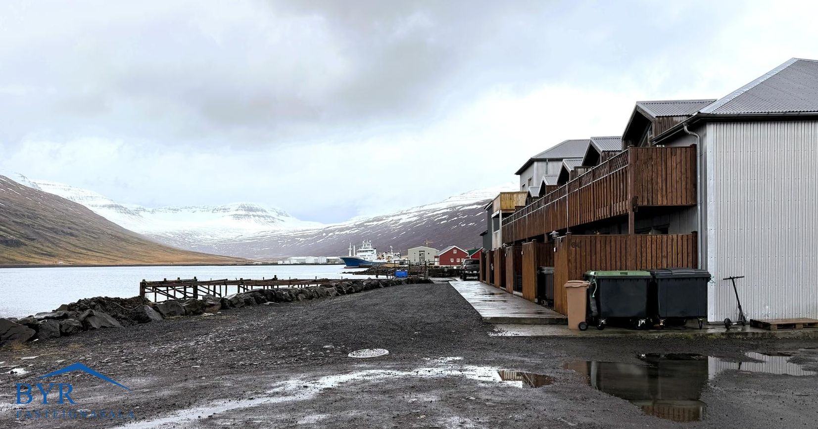 Strandgata 64, 735 Fjarða