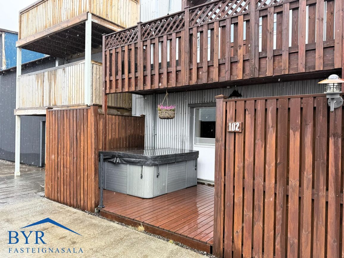 Strandgata 64, 735 Fjarða