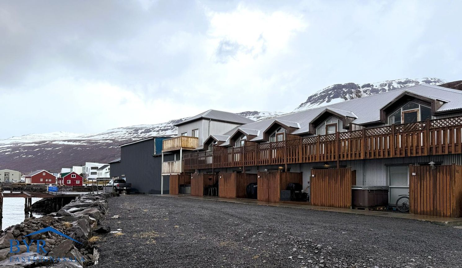 Strandgata 64, 735 Fjarða