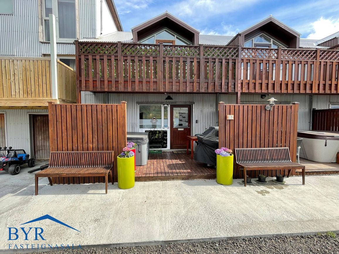 Strandgata 64, 735 Fjarða