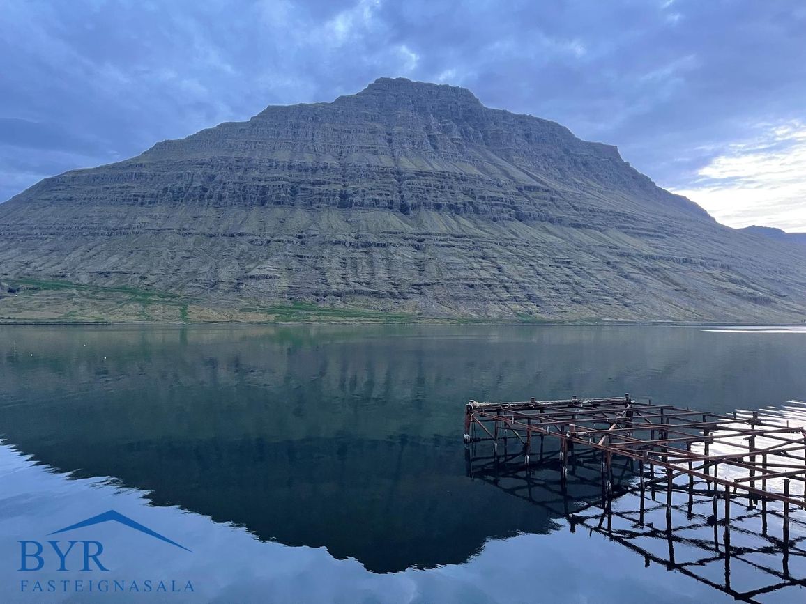 Strandgata 64, 735 Fjarða