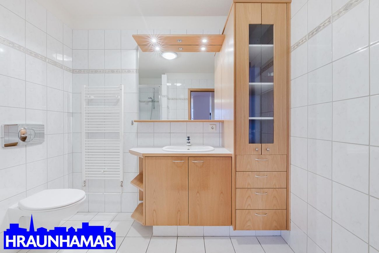 Aðalgata 1 - 0304, 230 Reykjanesbær