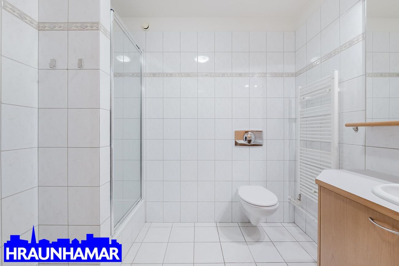 Aðalgata 1 - 0304, 230 Reykjanesbær