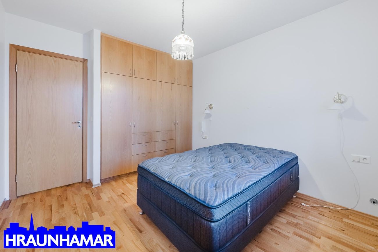 Aðalgata 1 - 0304, 230 Reykjanesbær