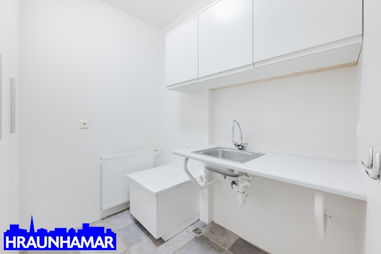 Aðalgata 1 - 0304, 230 Reykjanesbær