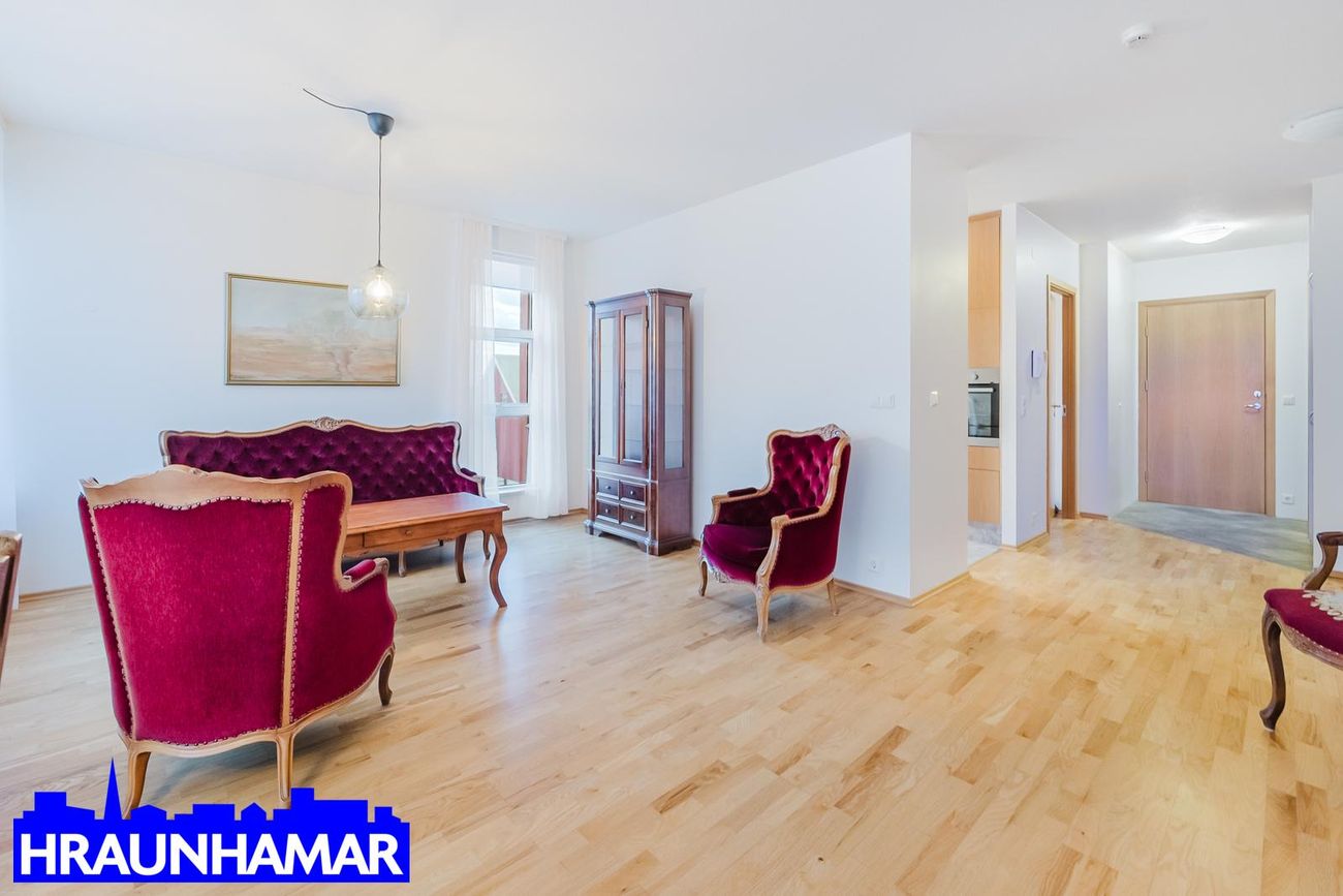 Aðalgata 1 - 0304, 230 Reykjanesbær