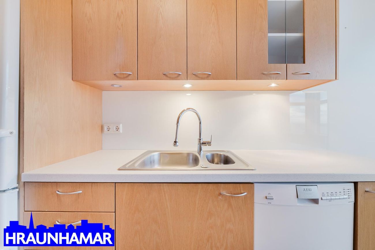 Aðalgata 1 - 0304, 230 Reykjanesbær