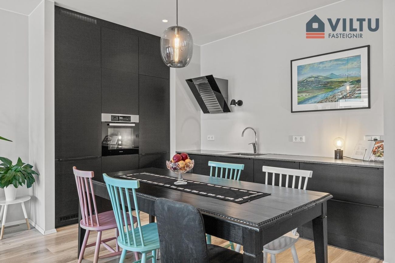 Valshlíð 16, 102 Reykjavík