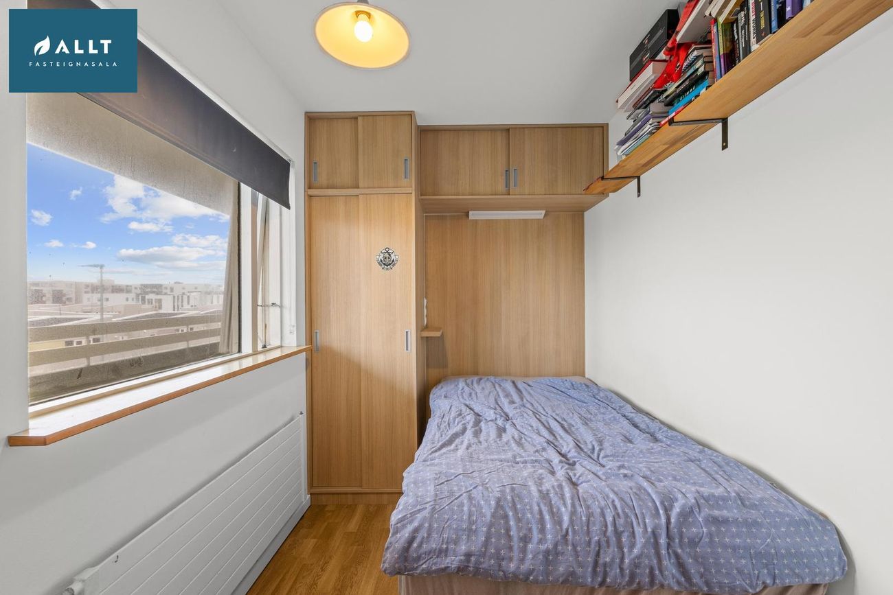 Hjallavegur 3, 260 Reykjanesbær