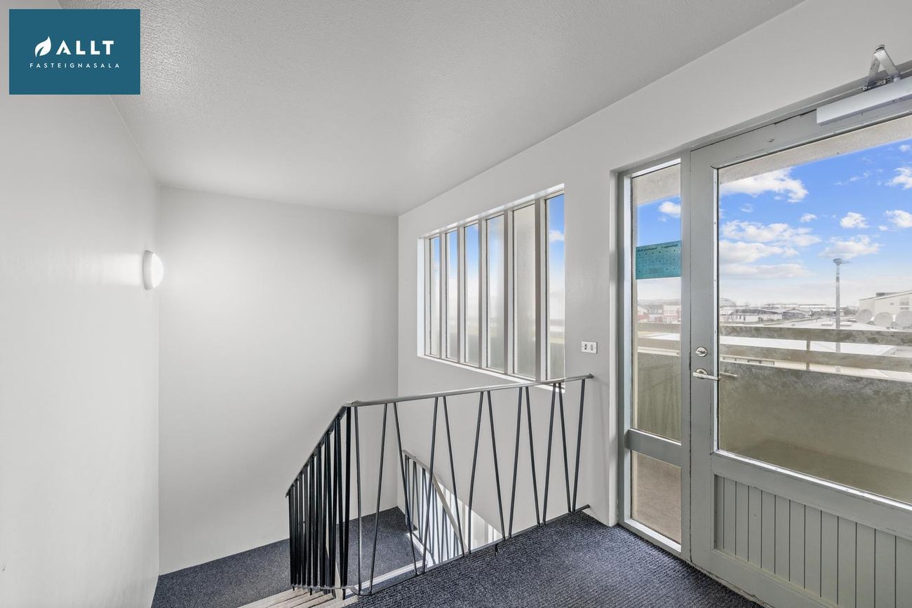 Hjallavegur 3, 260 Reykjanesbær