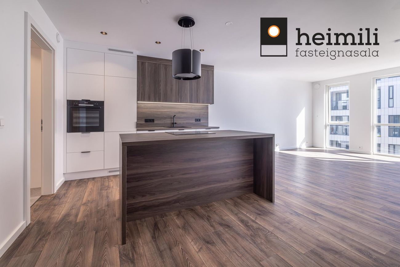 Grensásvegur 1F, 108 Reykjavík