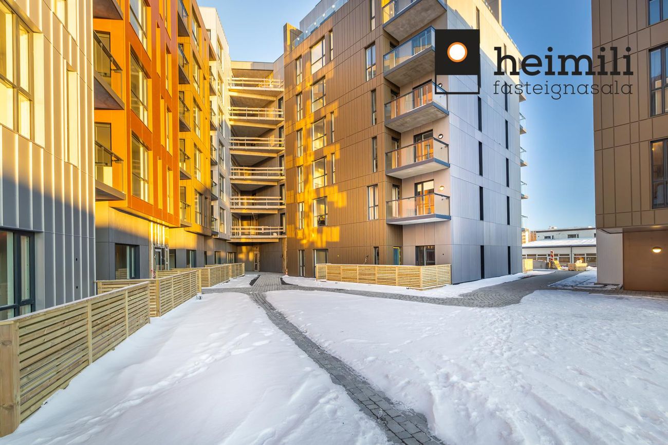 Grensásvegur 1F, 108 Reykjavík