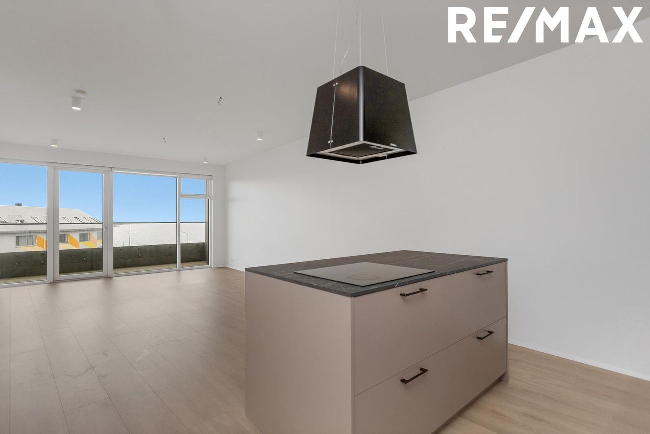 Hringbraut 120, 101 Reykjavík