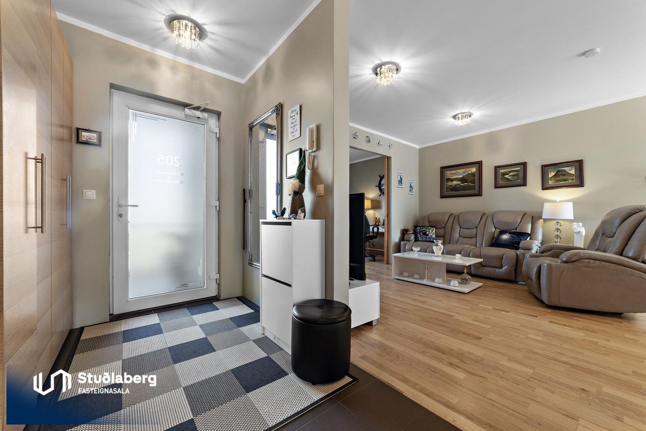 Krossmói 5, 260 Reykjanesbær