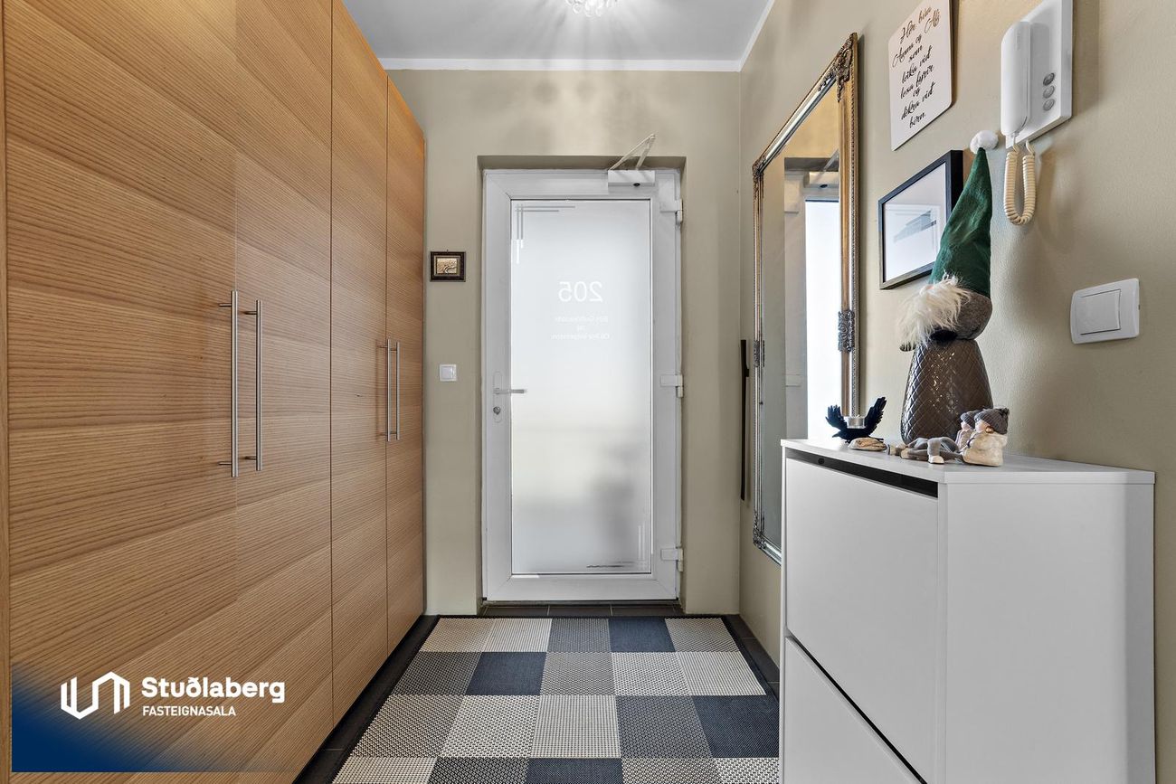 Krossmói 5, 260 Reykjanesbær