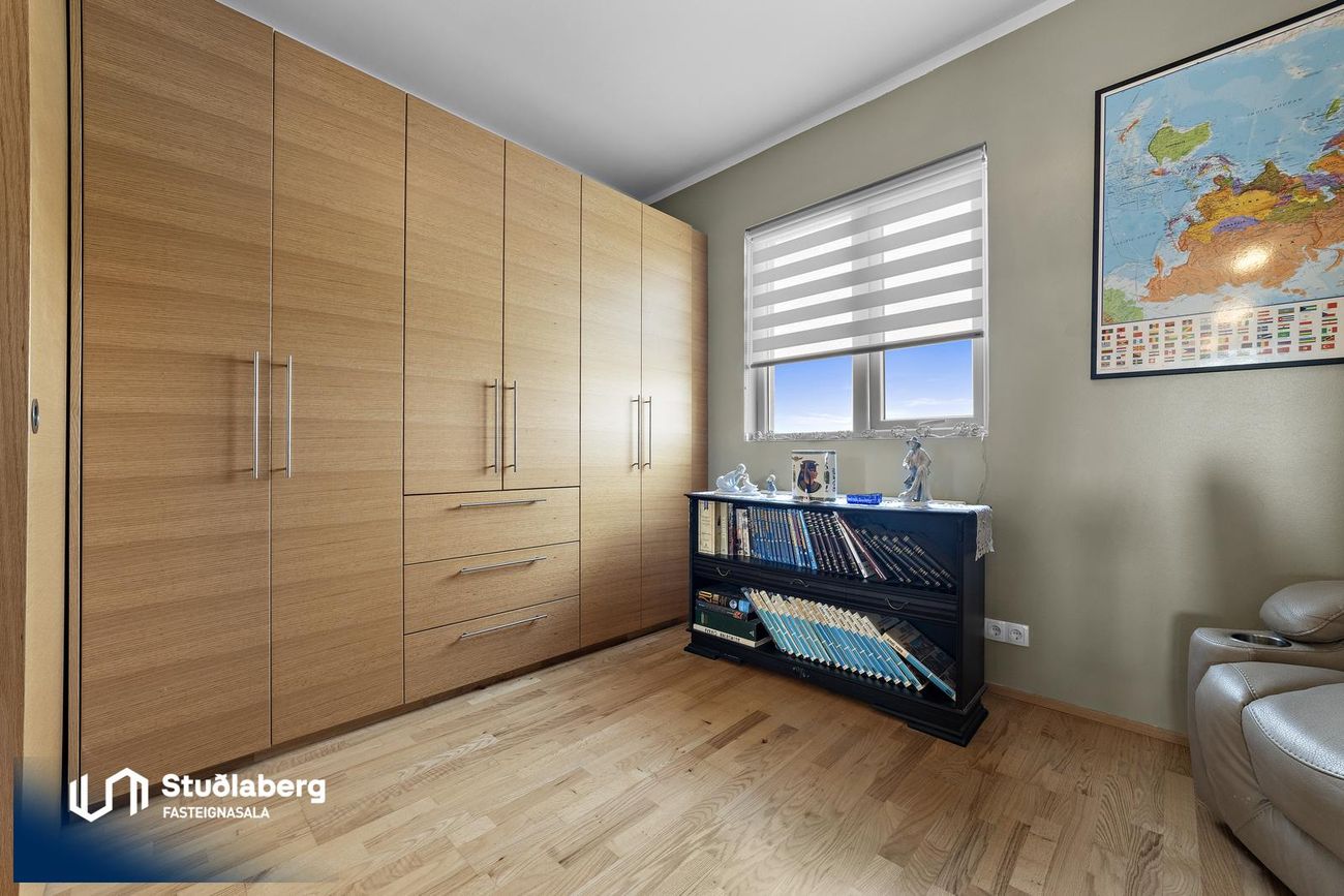 Krossmói 5, 260 Reykjanesbær