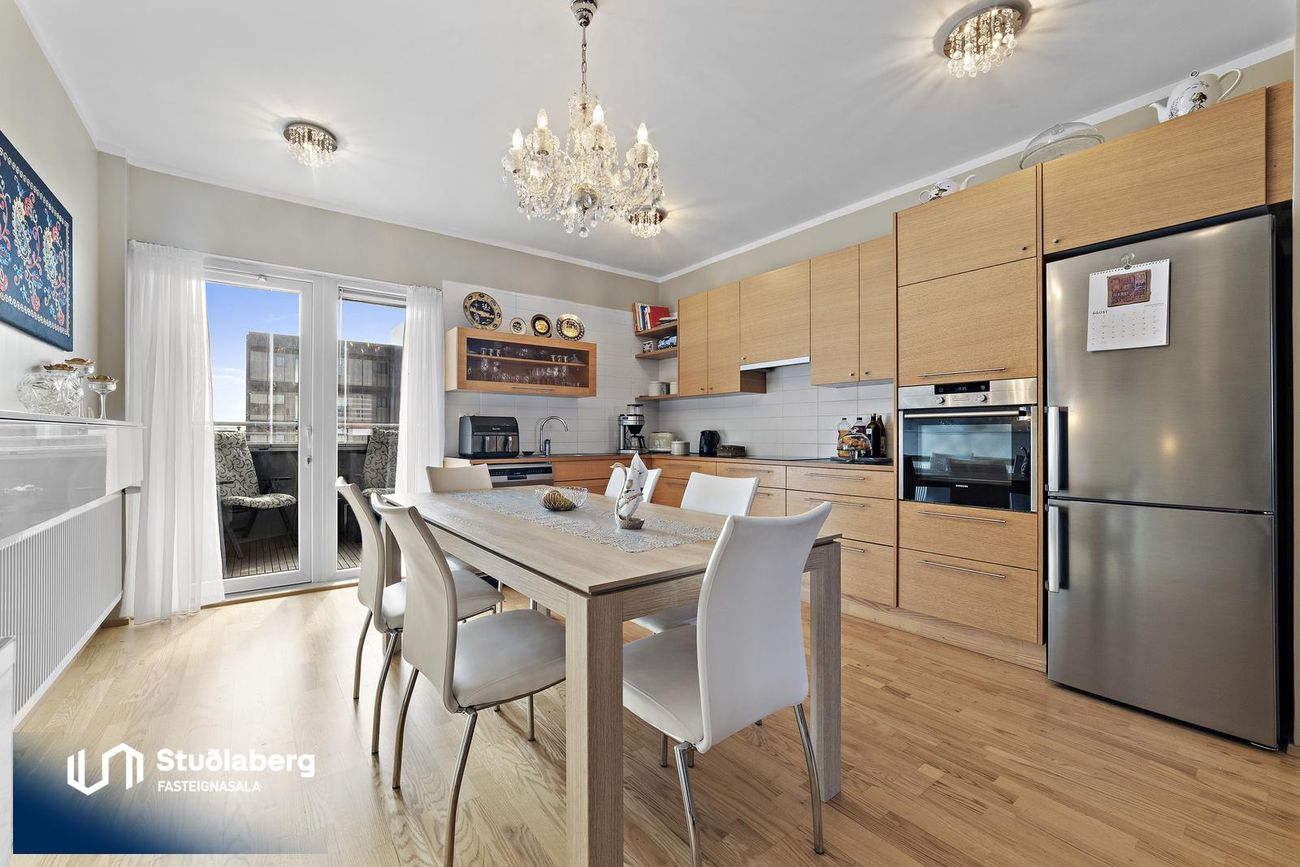 Krossmói 5, 260 Reykjanesbær