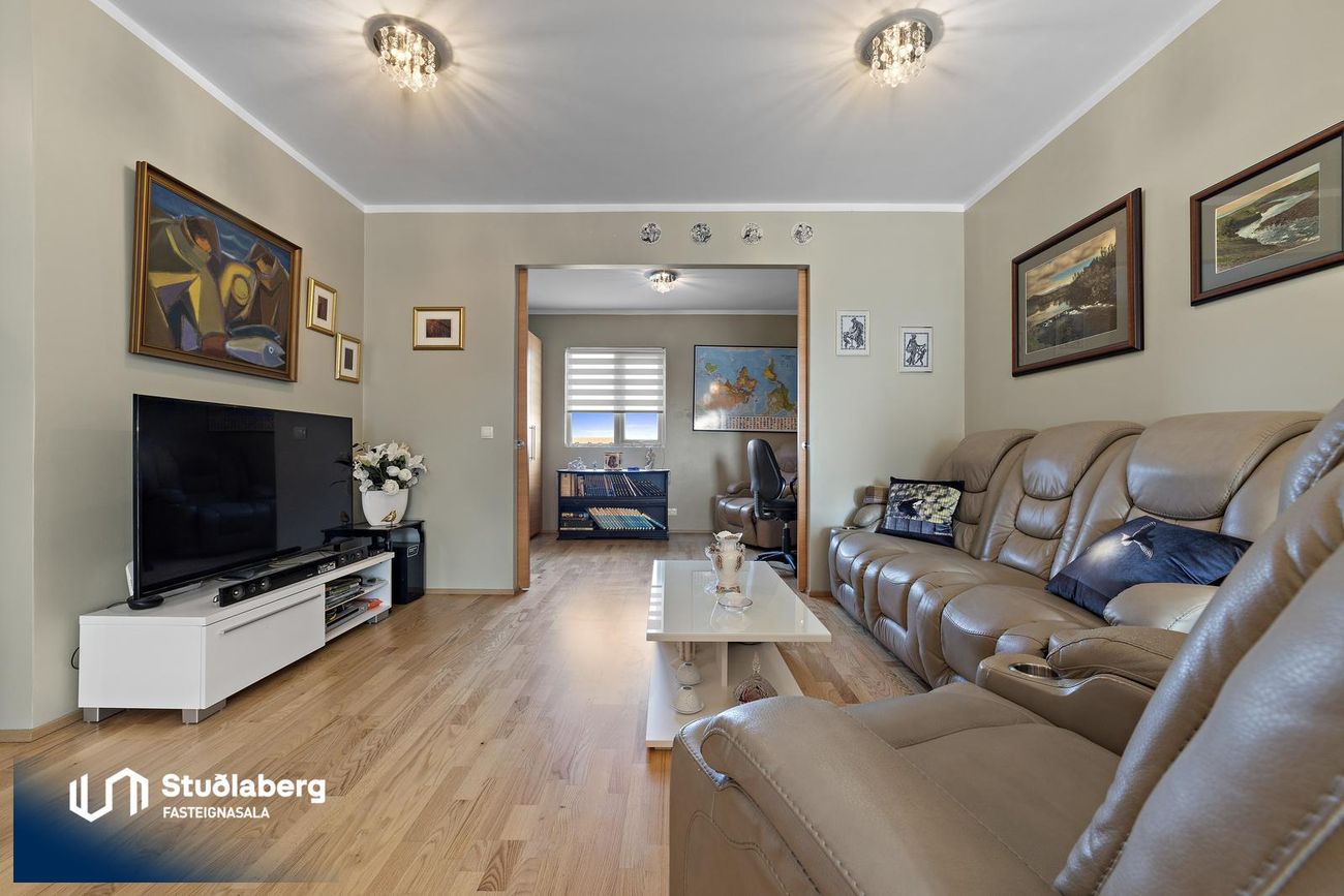 Krossmói 5, 260 Reykjanesbær