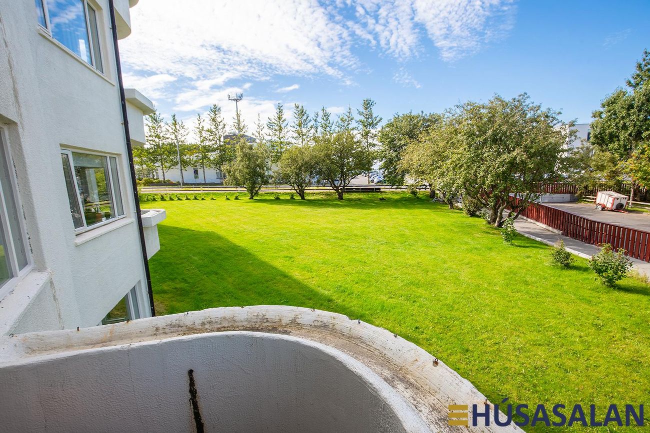 Eskihlíð 16, 105 Reykjavík