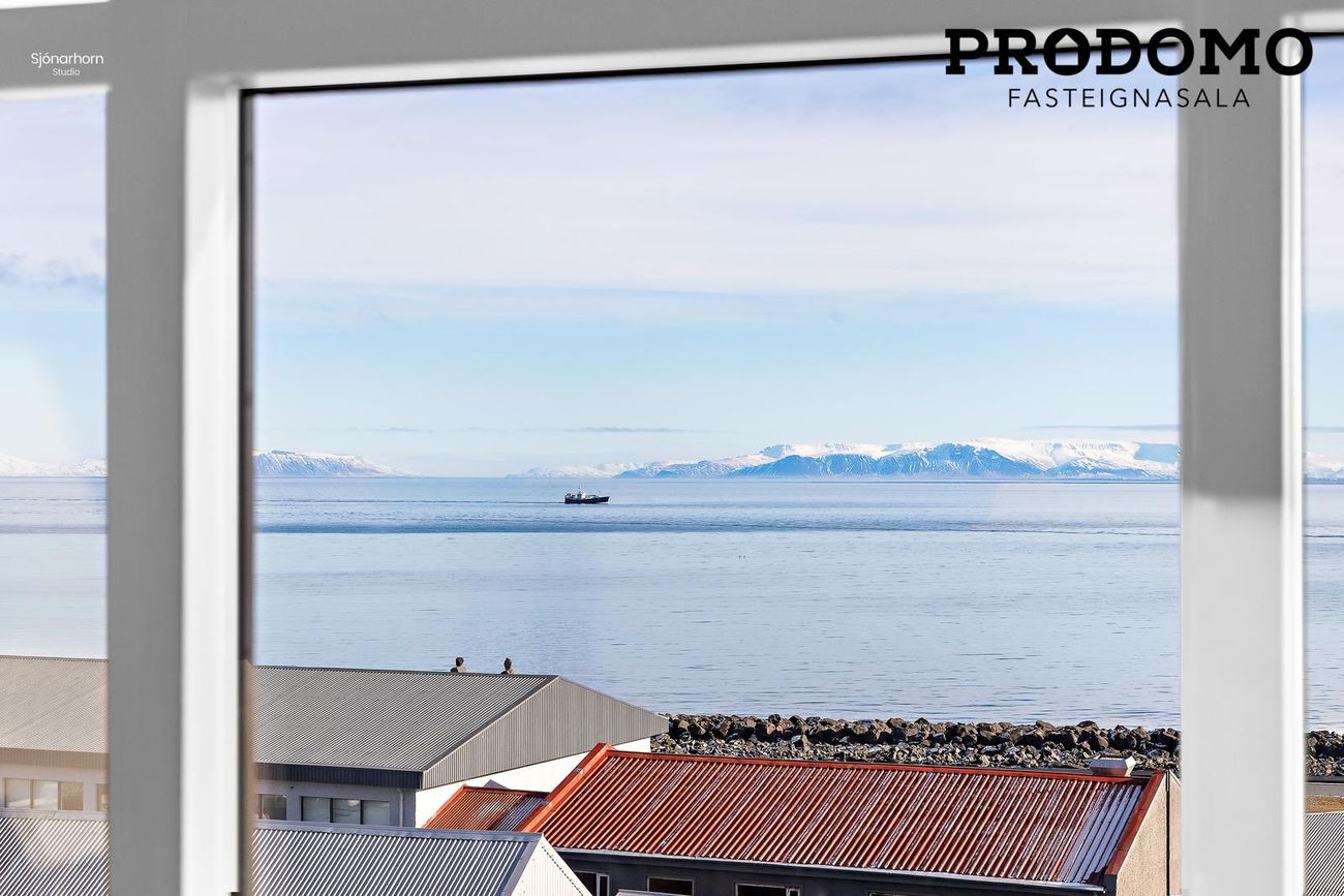 Aðalgata 1, 230 Reykjanesbær