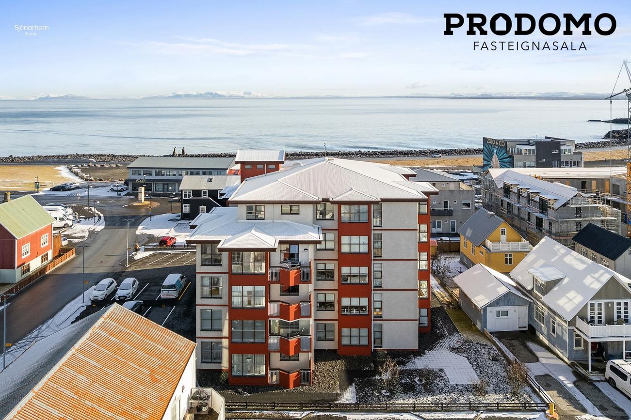Aðalgata 1, 230 Reykjanesbær