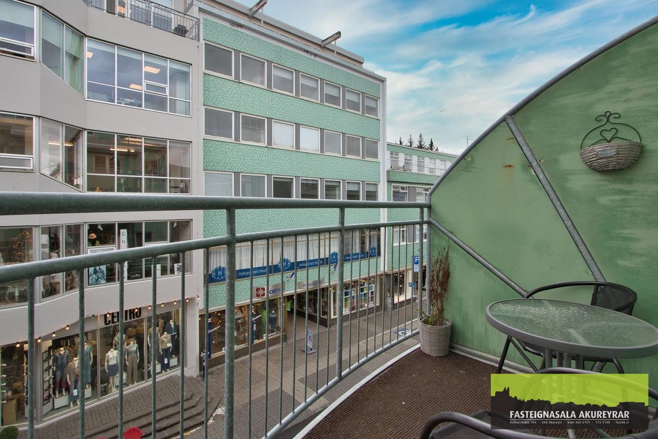 Hafnarstræti 100, 600 Akureyri