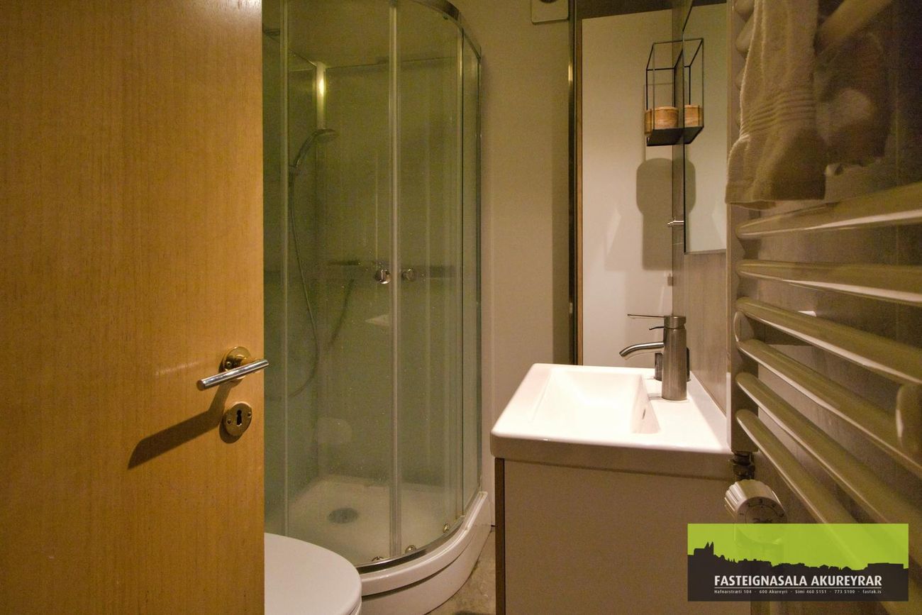 Hafnarstræti 100, 600 Akureyri