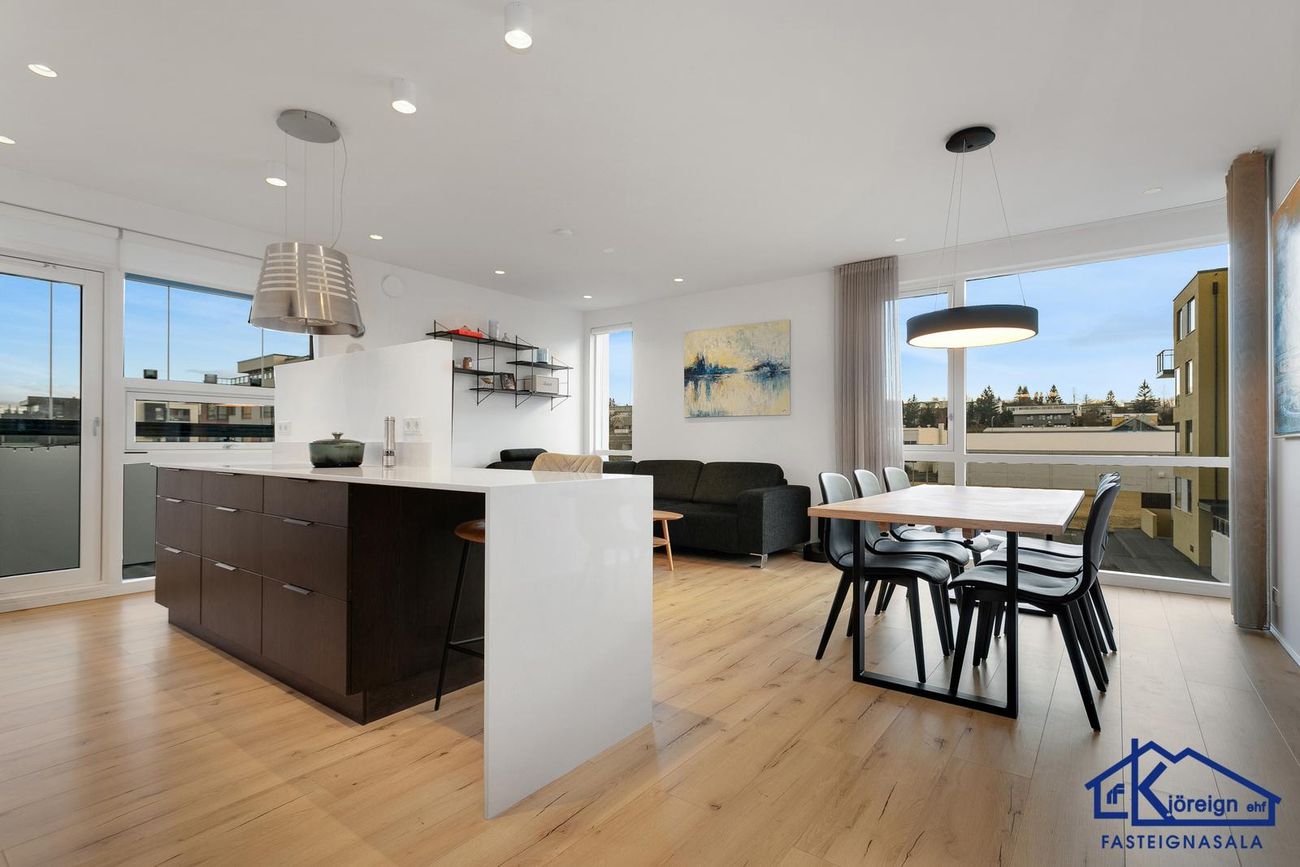 Naustavör 42, 200 Kópavogur