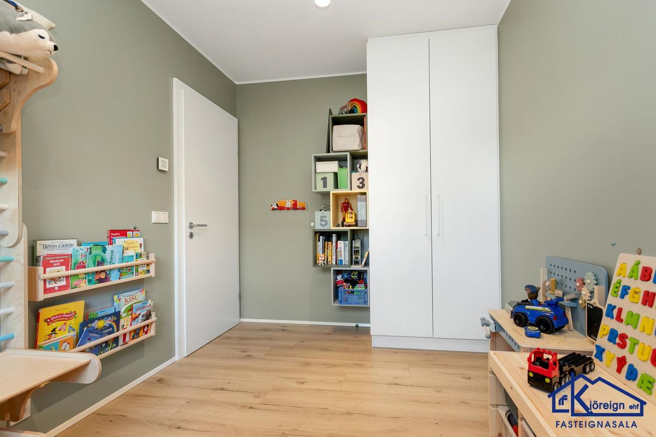 Naustavör 42, 200 Kópavogur