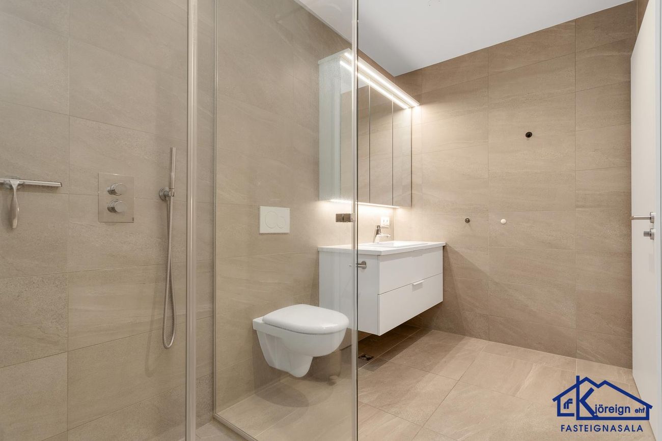 Naustavör 42, 200 Kópavogur