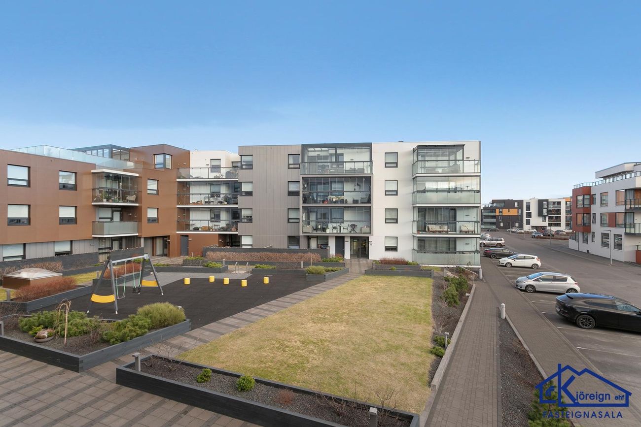 Naustavör 42, 200 Kópavogur