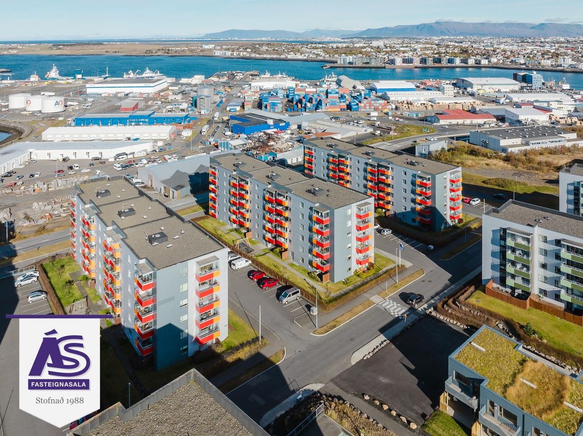 Skipalón 6 - 0605, 220 Hafnarfjörður