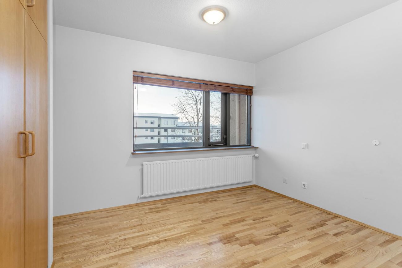 Hvassaleiti 58, 103 Reykjavík