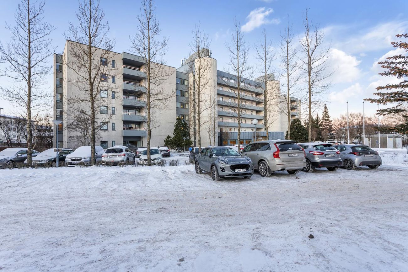 Hvassaleiti 58, 103 Reykjavík