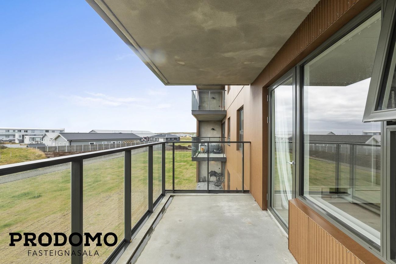 Tjarnabraut 4, 260 Reykjanesbær