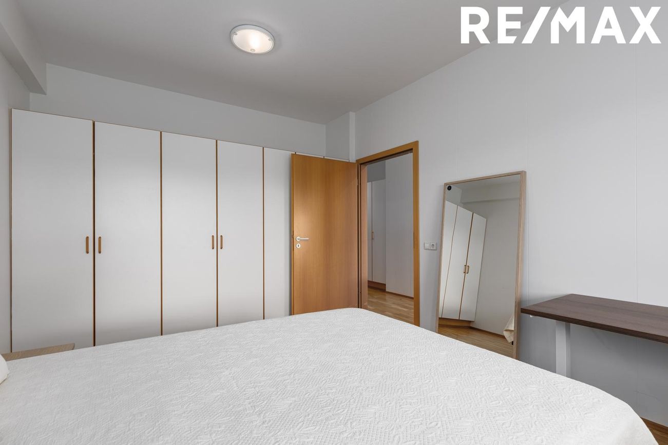 Sléttuvegur 17, 103 Reykjavík