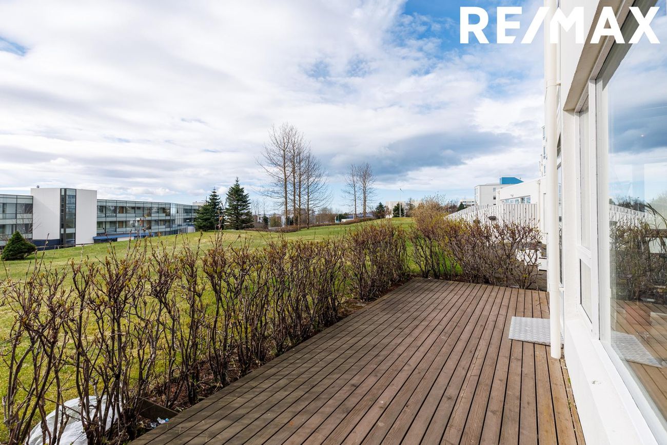 Sléttuvegur 17, 103 Reykjavík