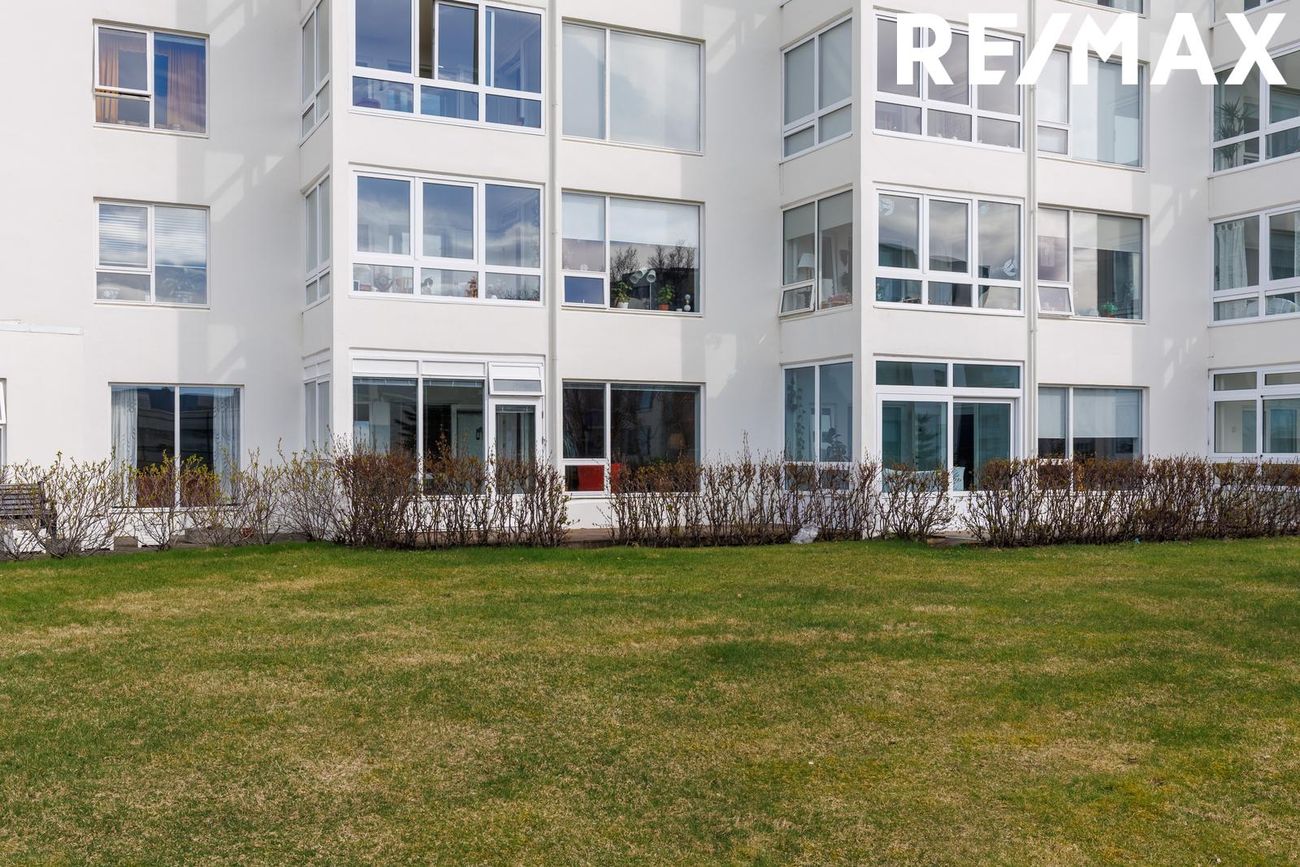 Sléttuvegur 17, 103 Reykjavík