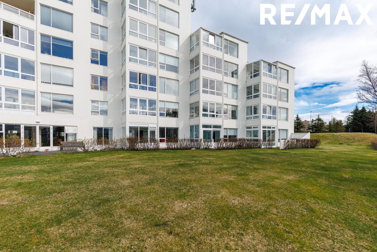 Sléttuvegur 17, 103 Reykjavík