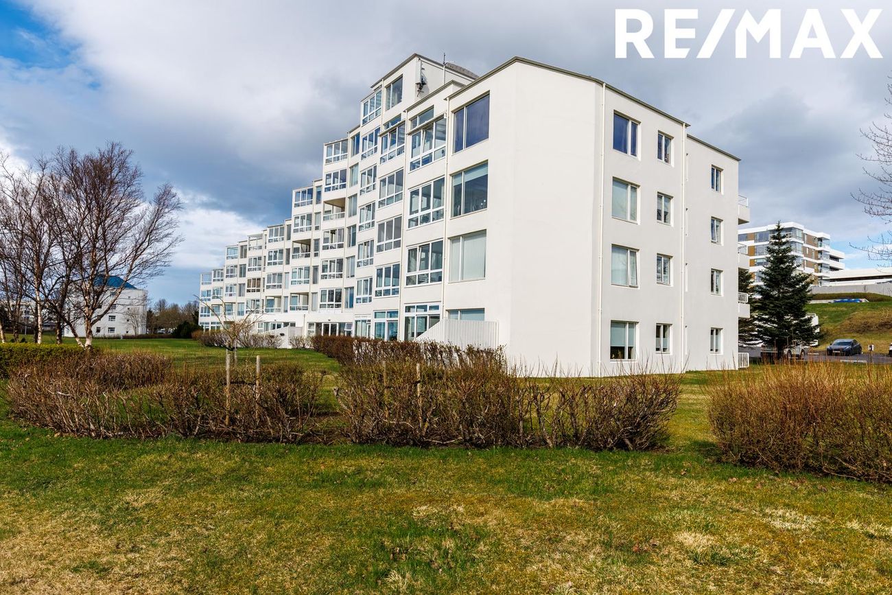 Sléttuvegur 17, 103 Reykjavík