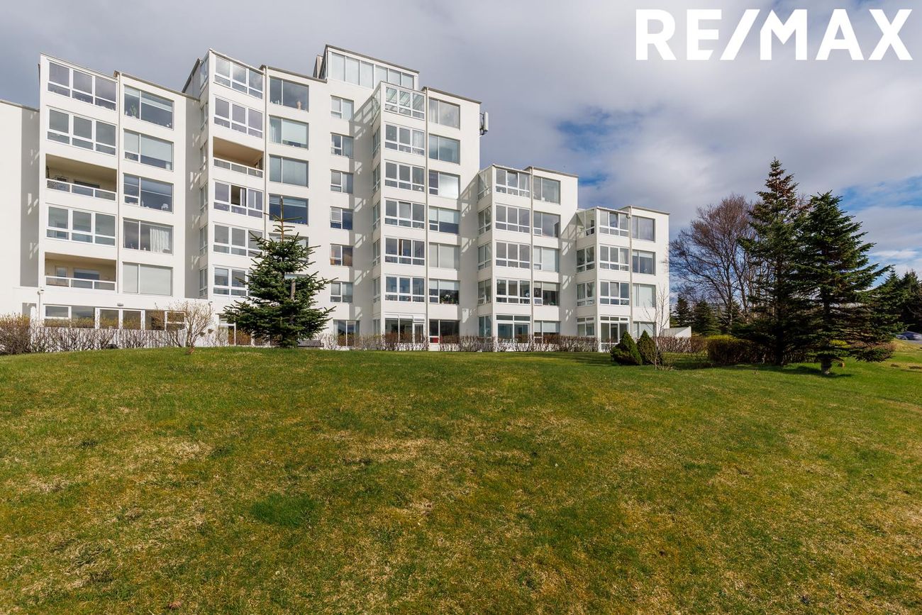 Sléttuvegur 17, 103 Reykjavík