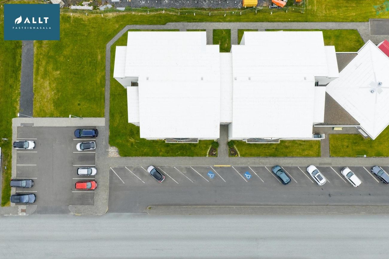 Vallarbraut 6, 260 Reykjanesbær