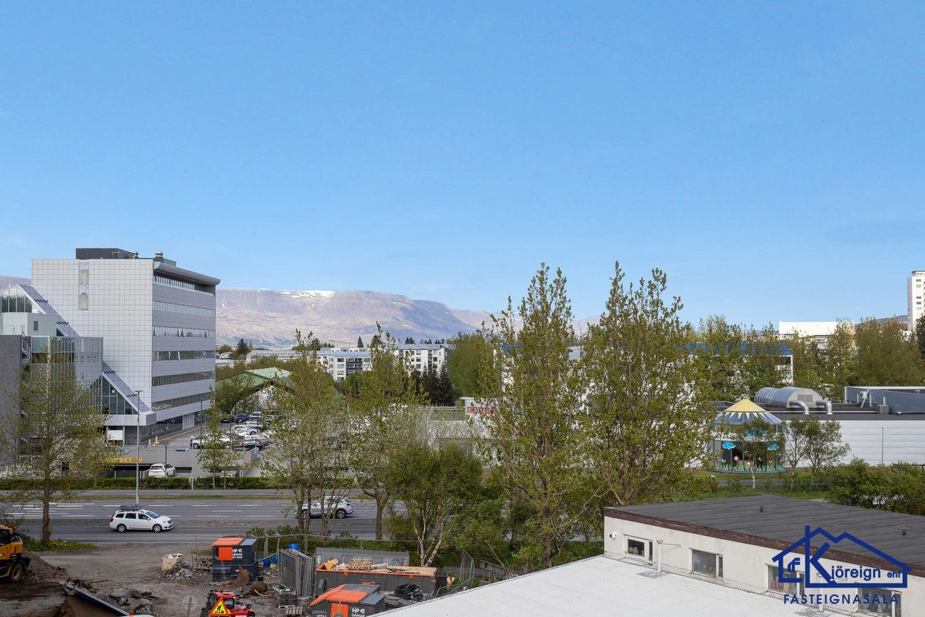 Grensásvegur 1E, 108 Reykjavík