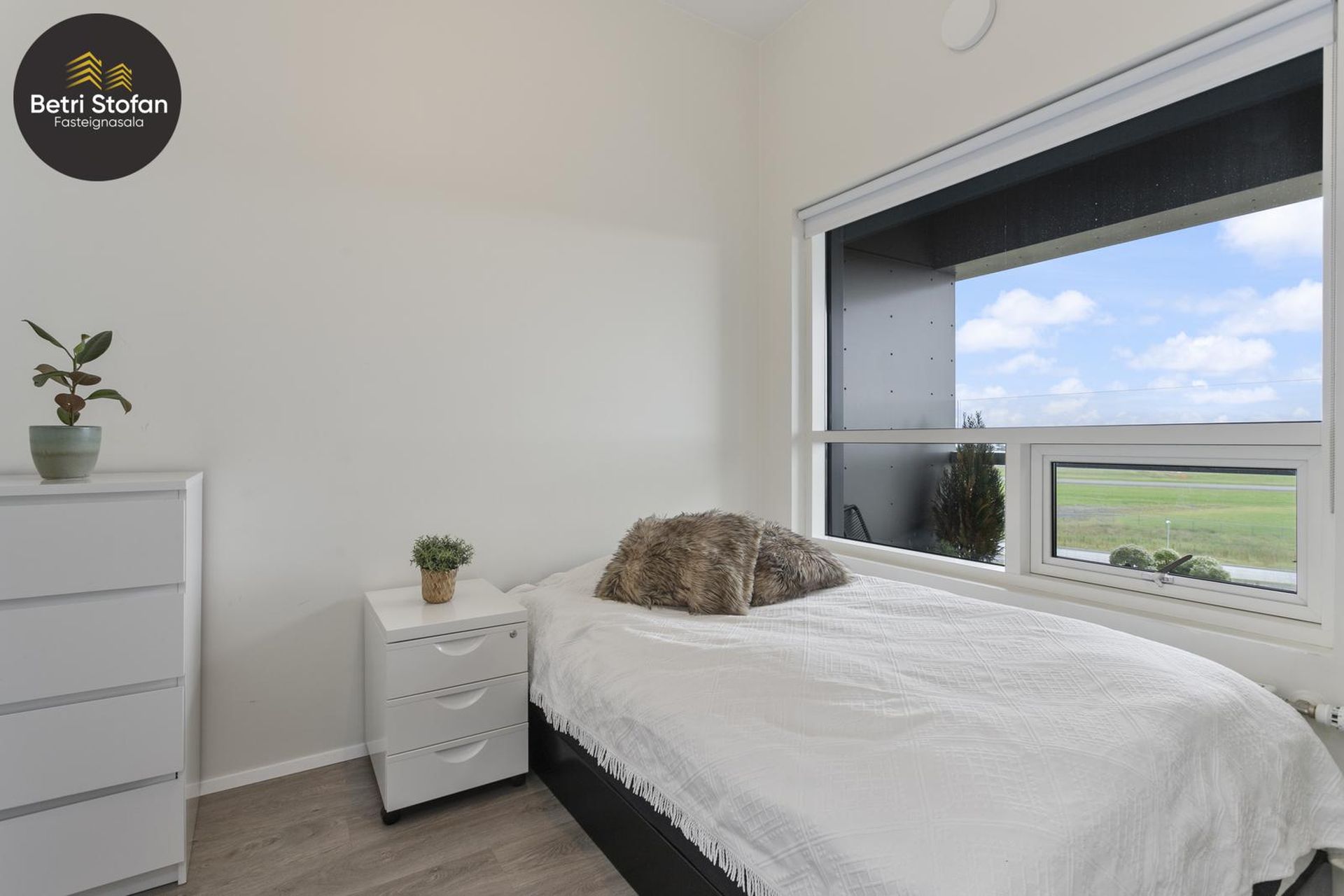 Smyrilshlíð 2, 102 Reykjavík